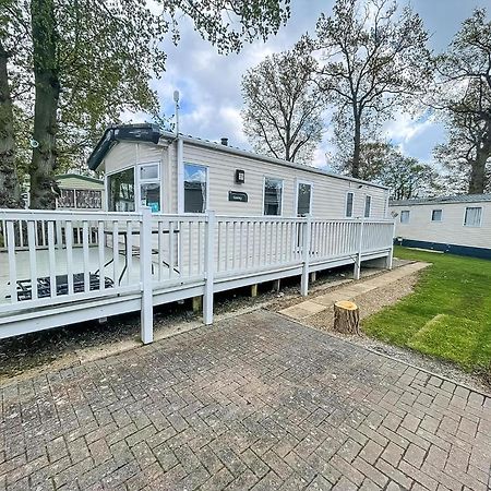 Lovely 6 Berth Caravan With Decking At Carlton Meres In Suffolk Ref 60058M Саксмундхэм Экстерьер фото