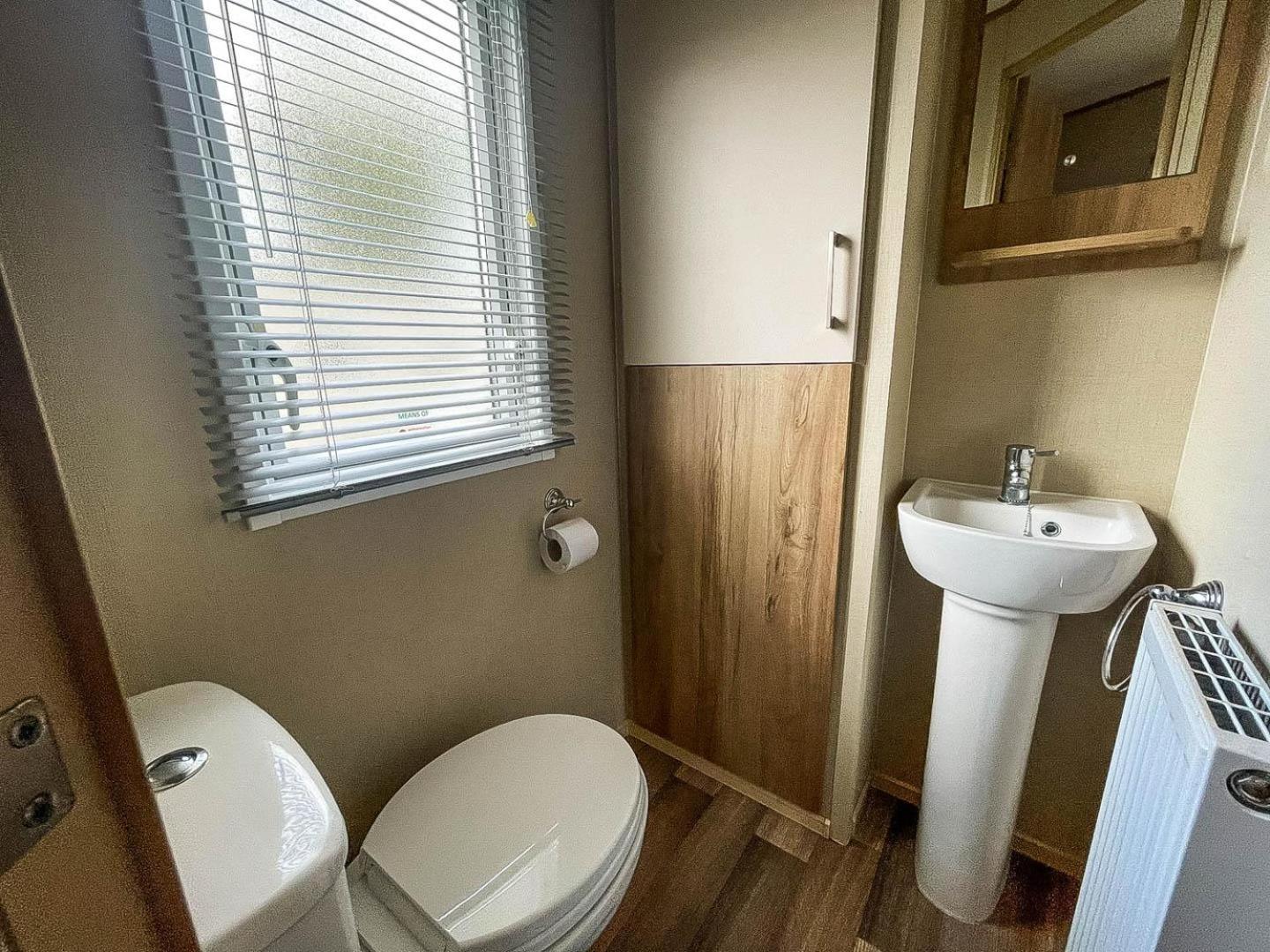 Lovely 6 Berth Caravan With Decking At Carlton Meres In Suffolk Ref 60058M Саксмундхэм Экстерьер фото