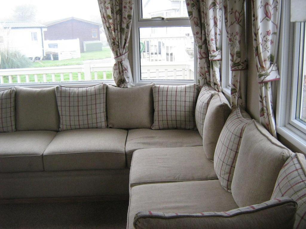 Lovely 6 Berth Caravan With Decking At Carlton Meres In Suffolk Ref 60058M Саксмундхэм Экстерьер фото